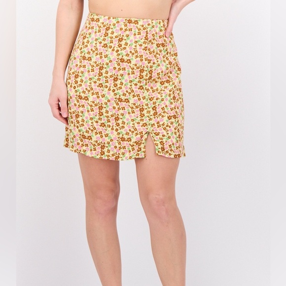 Mango Dresses & Skirts - NWT Mango Floral Mini Skirt Women’s XS Style 67116